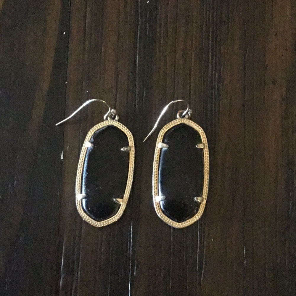 Kendra Scott Elle earrings